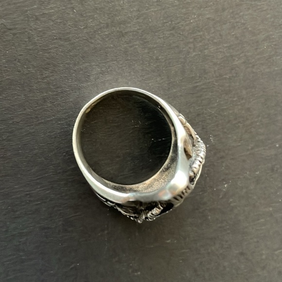 Skull ring - Picture 2 of 2